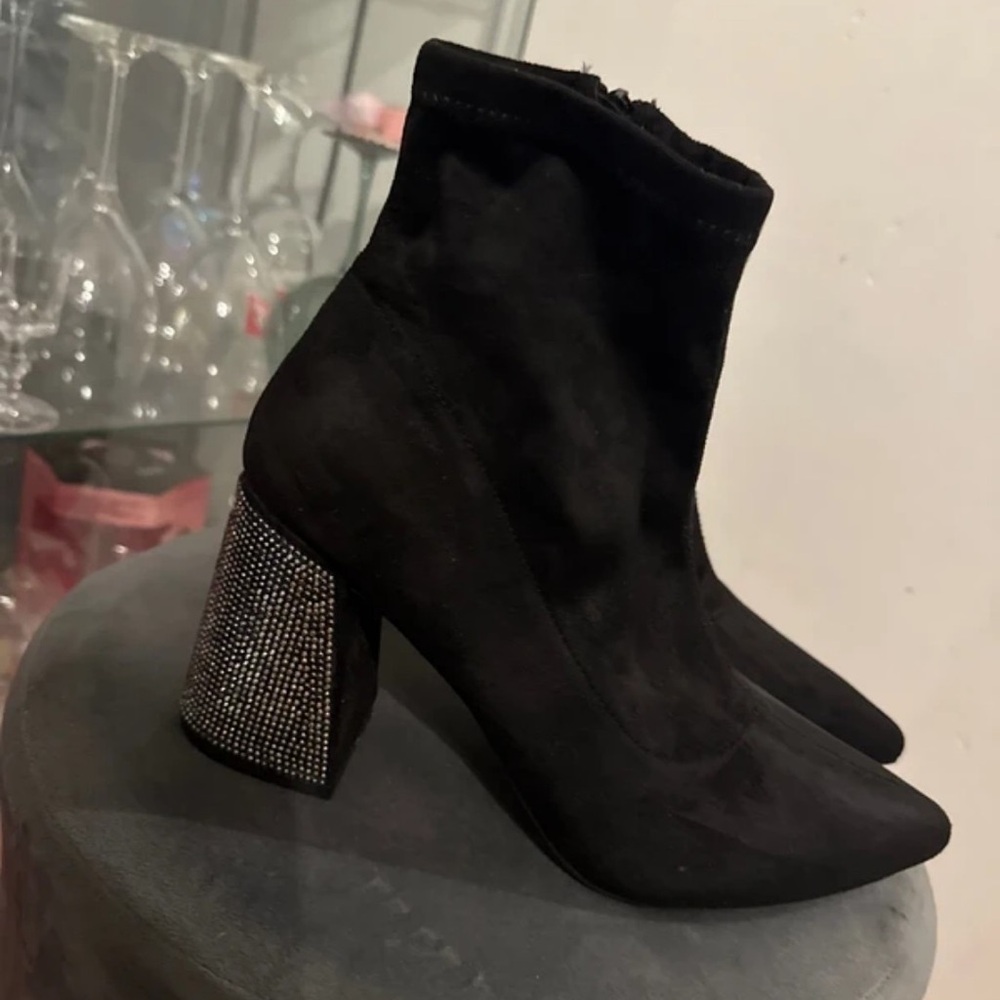 New Look Elegant Black Heeled Boots with Sparkling Detail